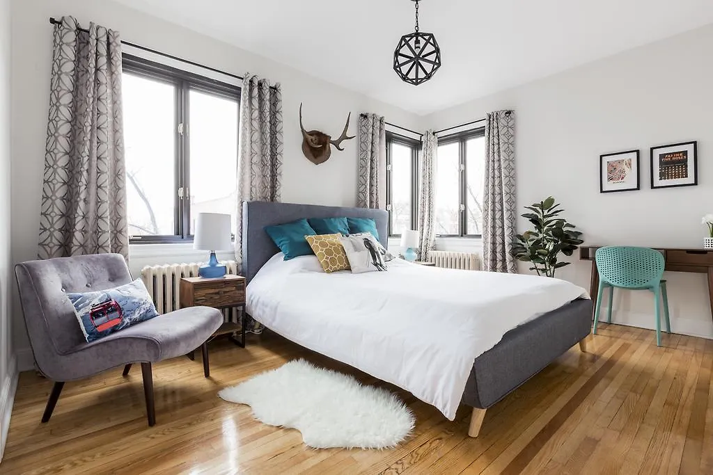 Mtlvacationrentals-The Mtlvr Kisses Montreal 0*,