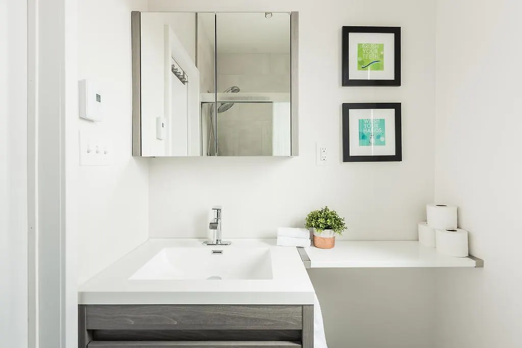 Mtlvacationrentals-The Mtlvr Kisses Montreal