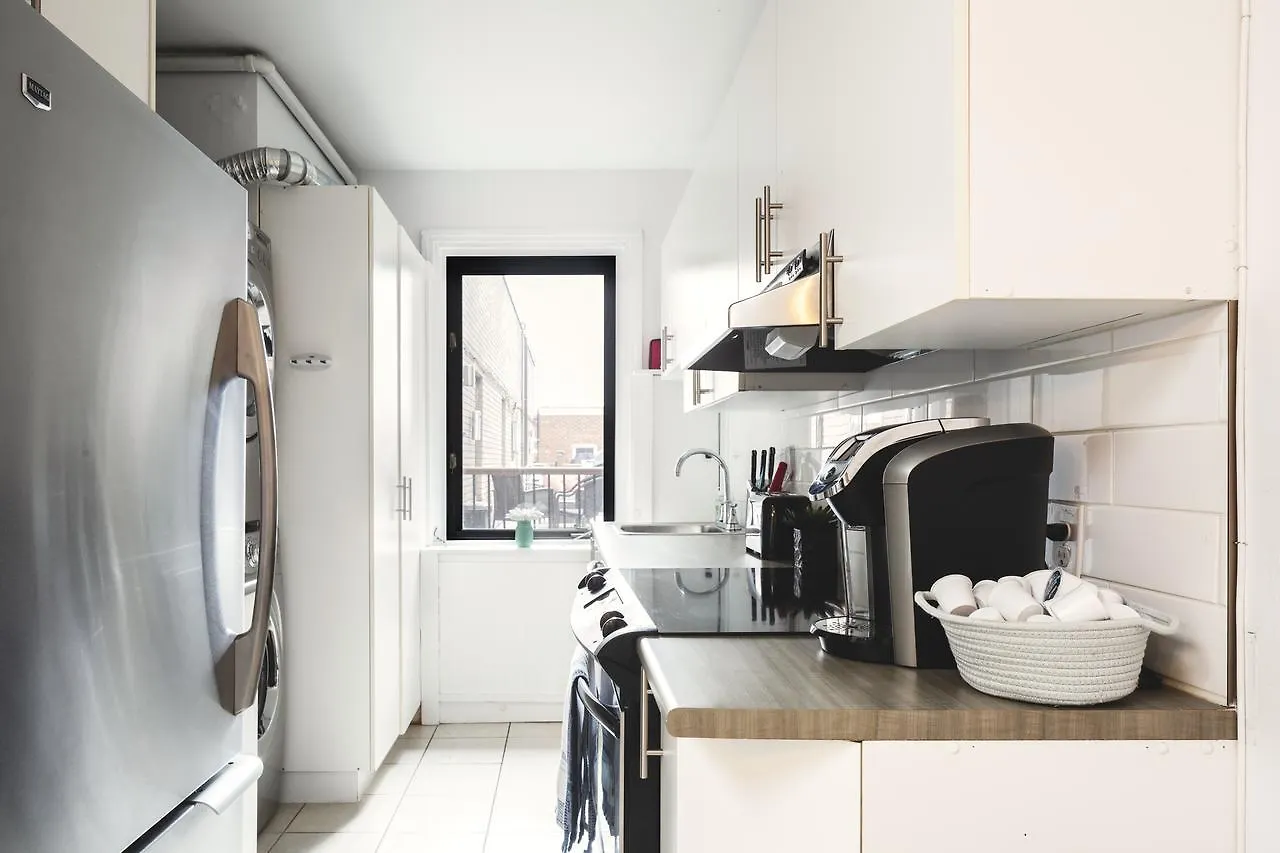 Mtlvacationrentals-The Mtlvr Kisses Montreal