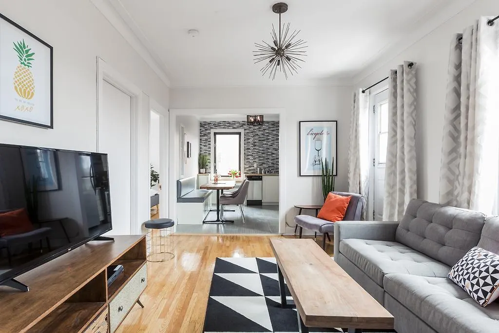 Mtlvacationrentals-The Mtlvr Kisses Montreal Canada