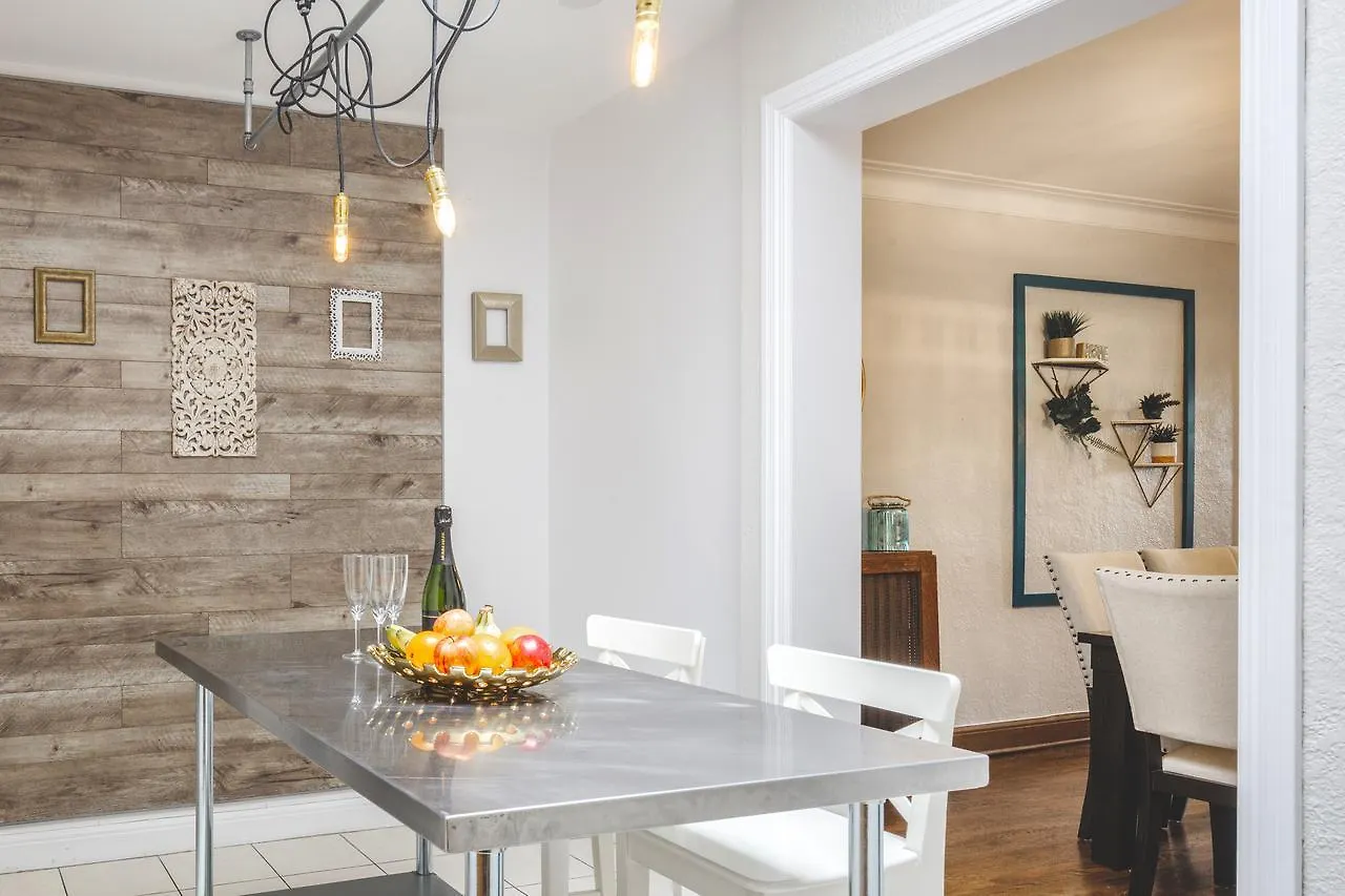 Mtlvacationrentals-The Mtlvr Kisses Montreal 0*,
